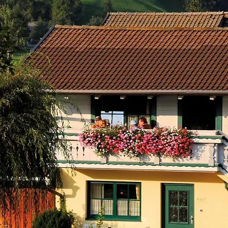 Campingresort Seeblick Toni 5* 크람사흐